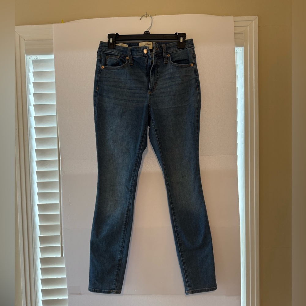 Universal Thread Women's Straight Leg Jeans - Dark Blue